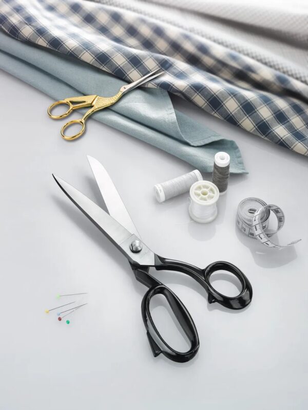 Victorinox Stork Tailor / Embroidery Scissors, Extra Sharp Blade, 9 cm, Stainless Steel & Gold - Image 2